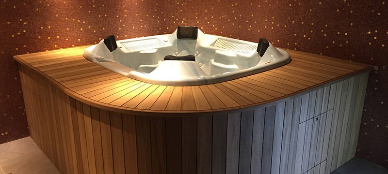 Jacuzzi ombouw